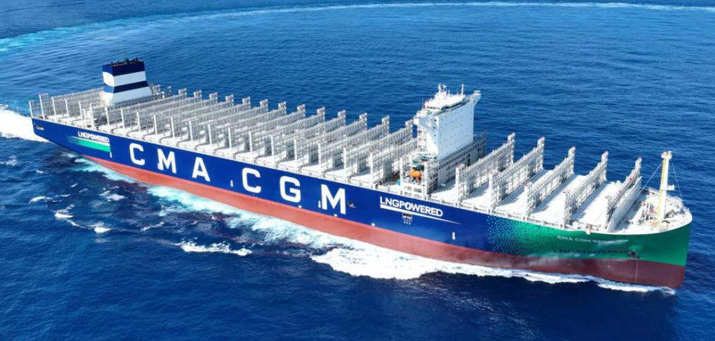 China Kirim Kapal Kontainer Berbahan Bakar Ganda Terbesar di Dunia